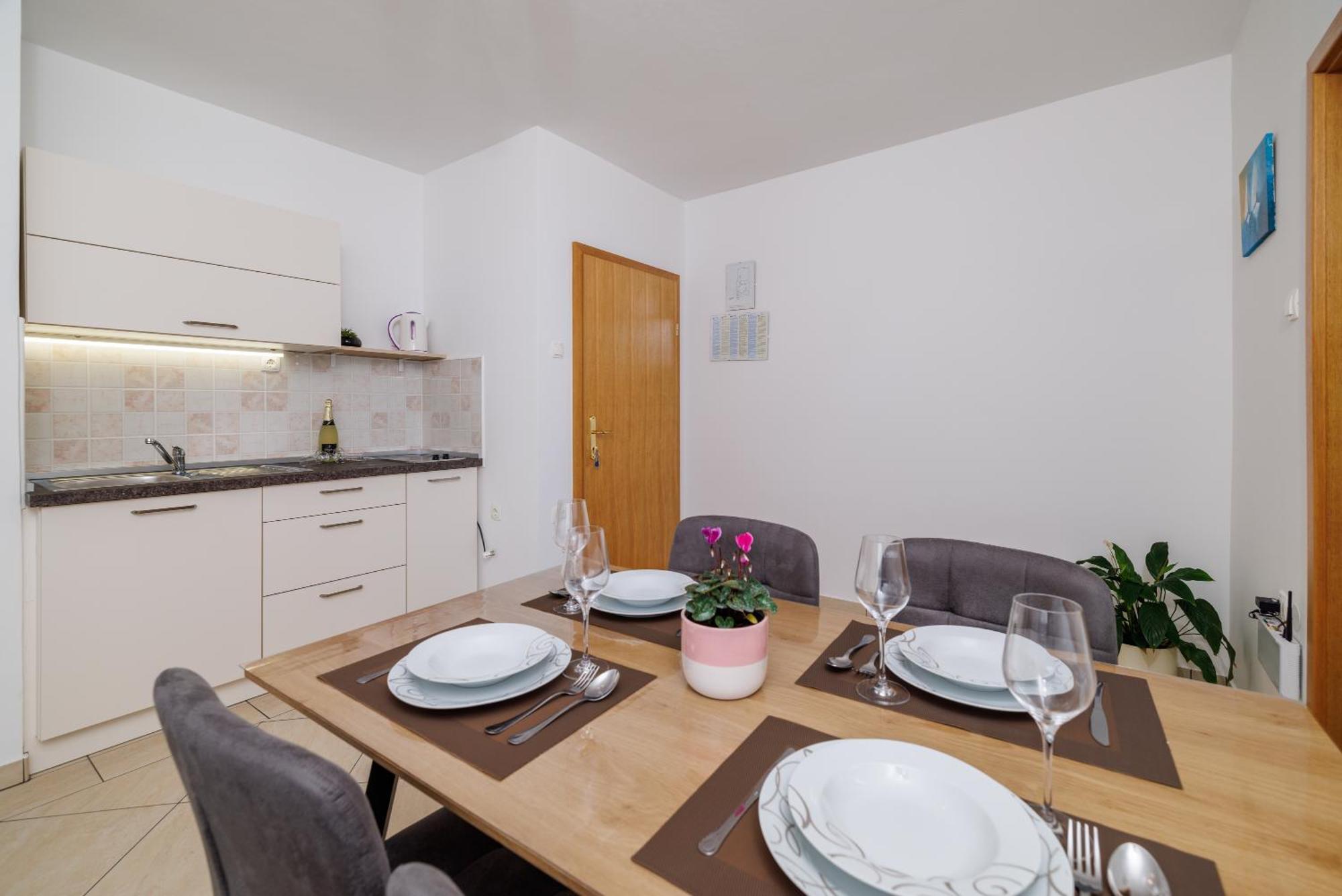 Apartments Maja 드라말리 외부 사진